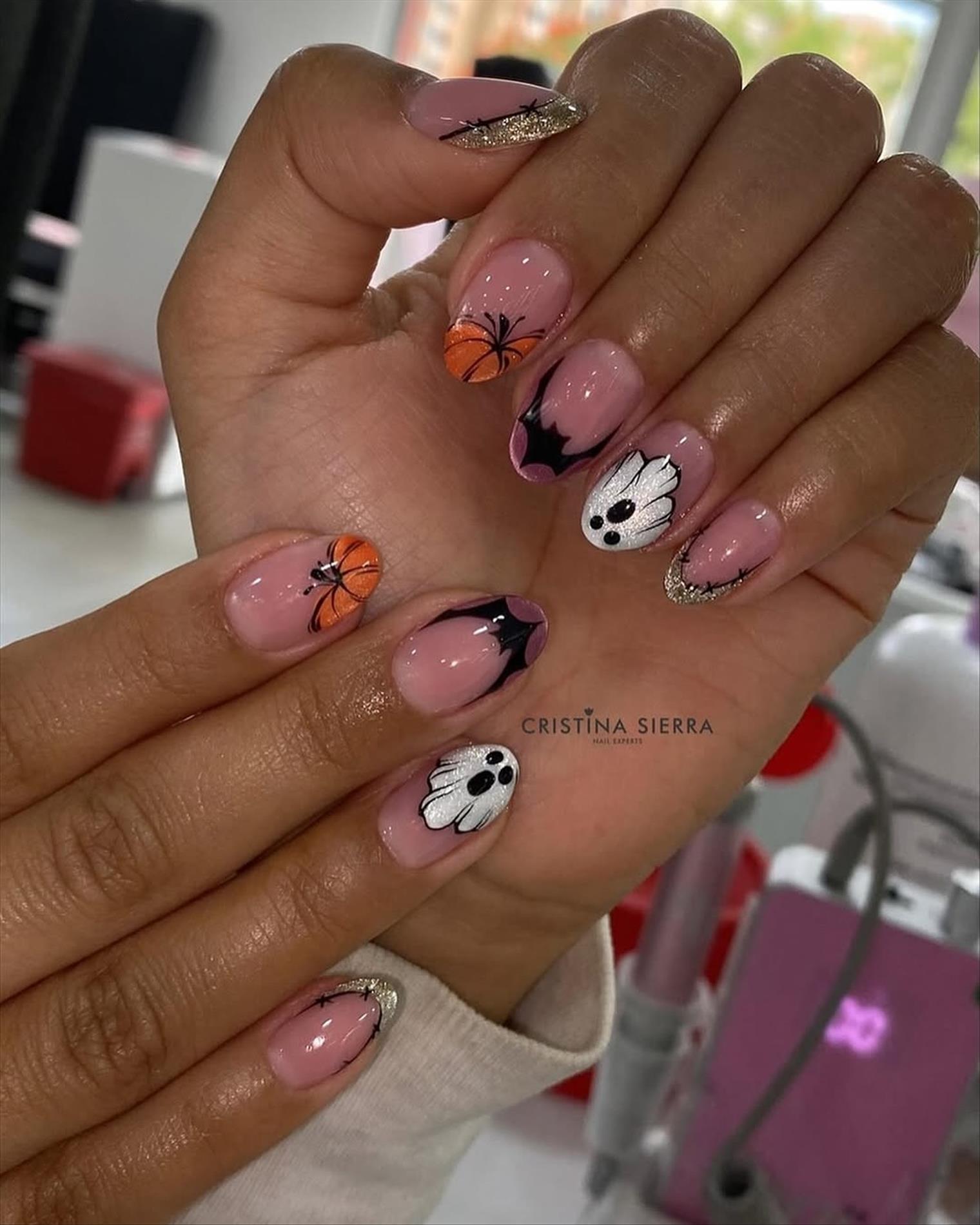 Spooky & Chic Halloween Nail Ideas You’ll Want to Try in 2026