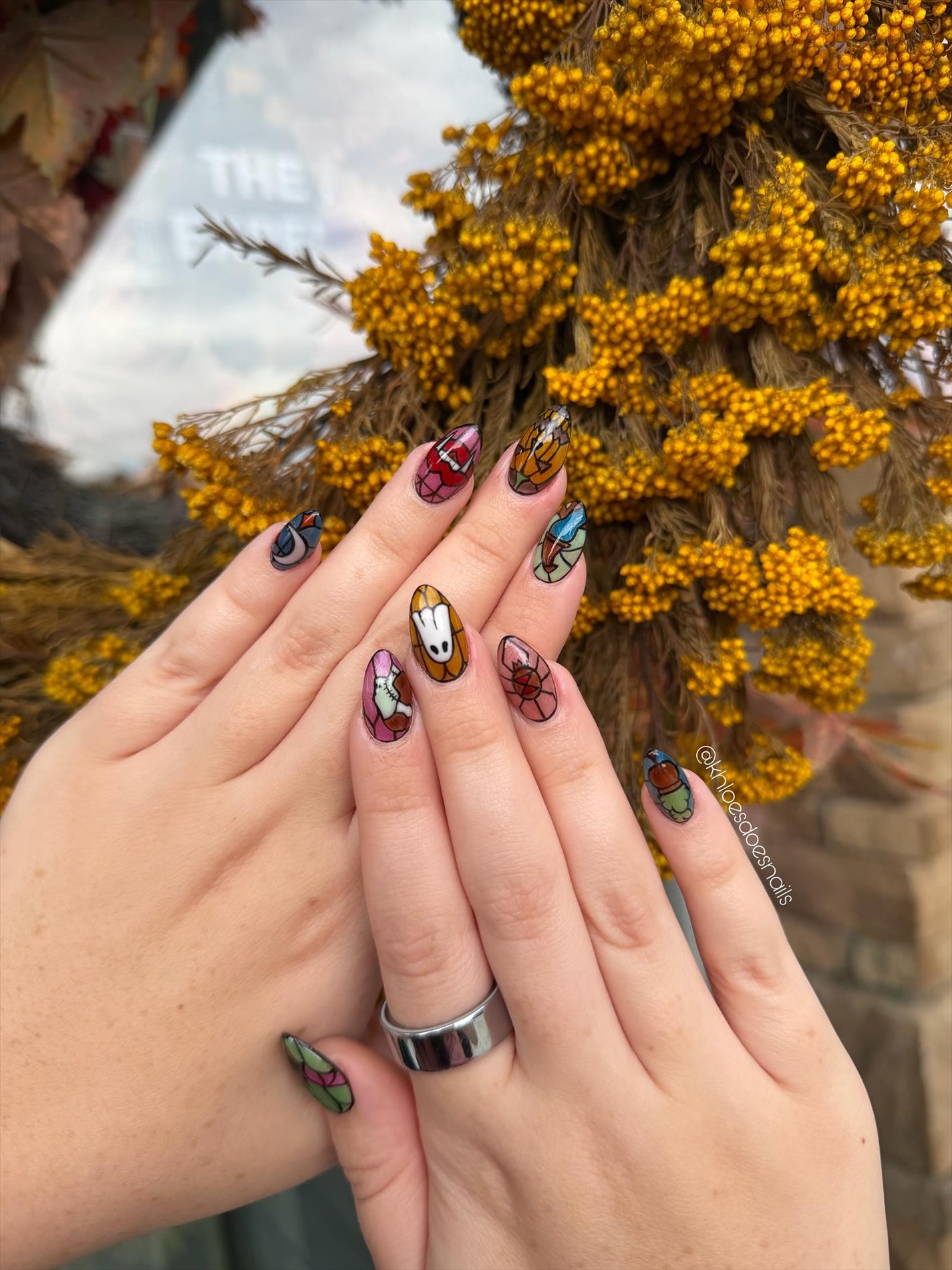 Spooky & Chic Halloween Nail Ideas You’ll Want to Try in 2026