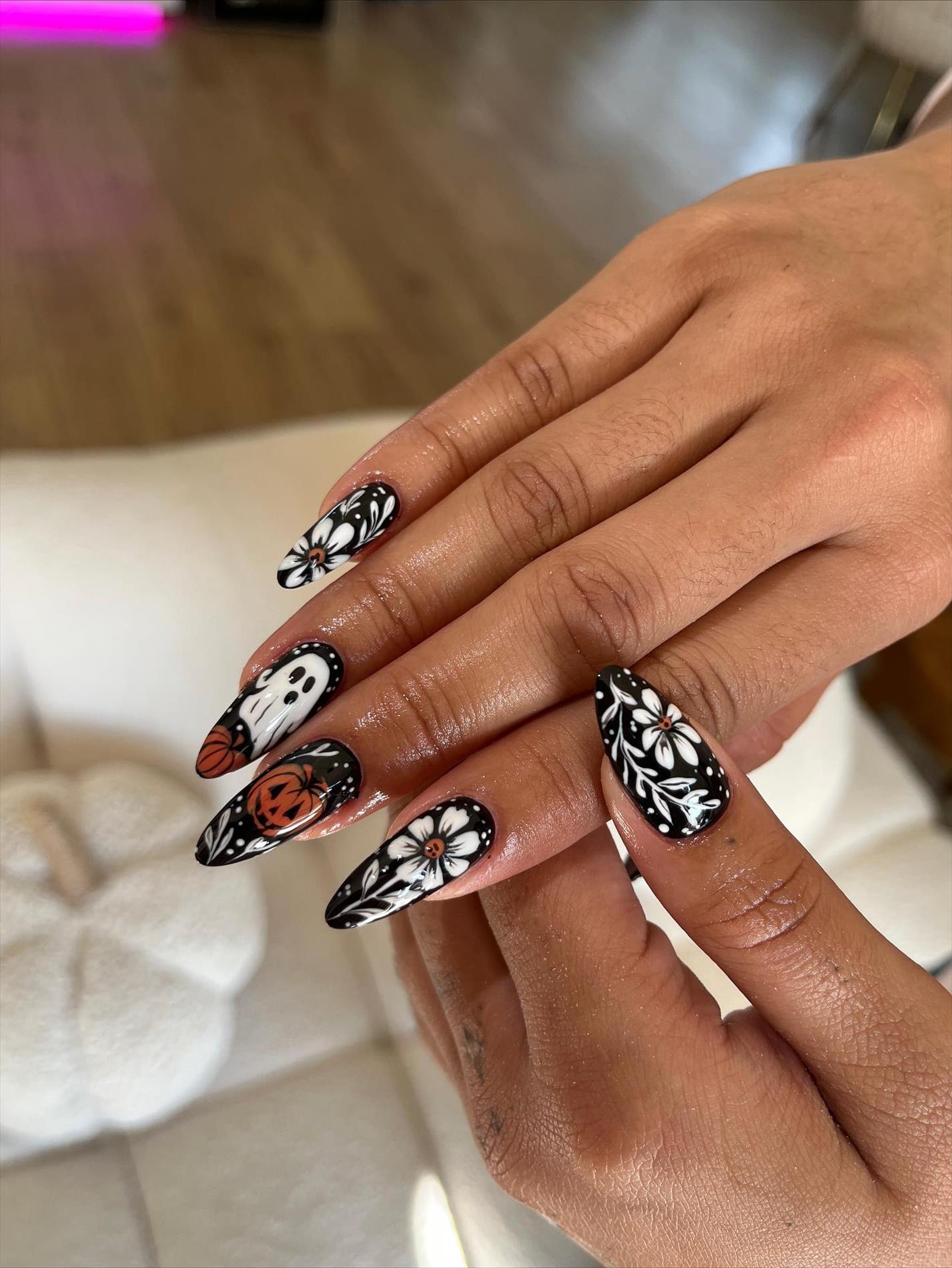 Spooky & Chic Halloween Nail Ideas You’ll Want to Try in 2026