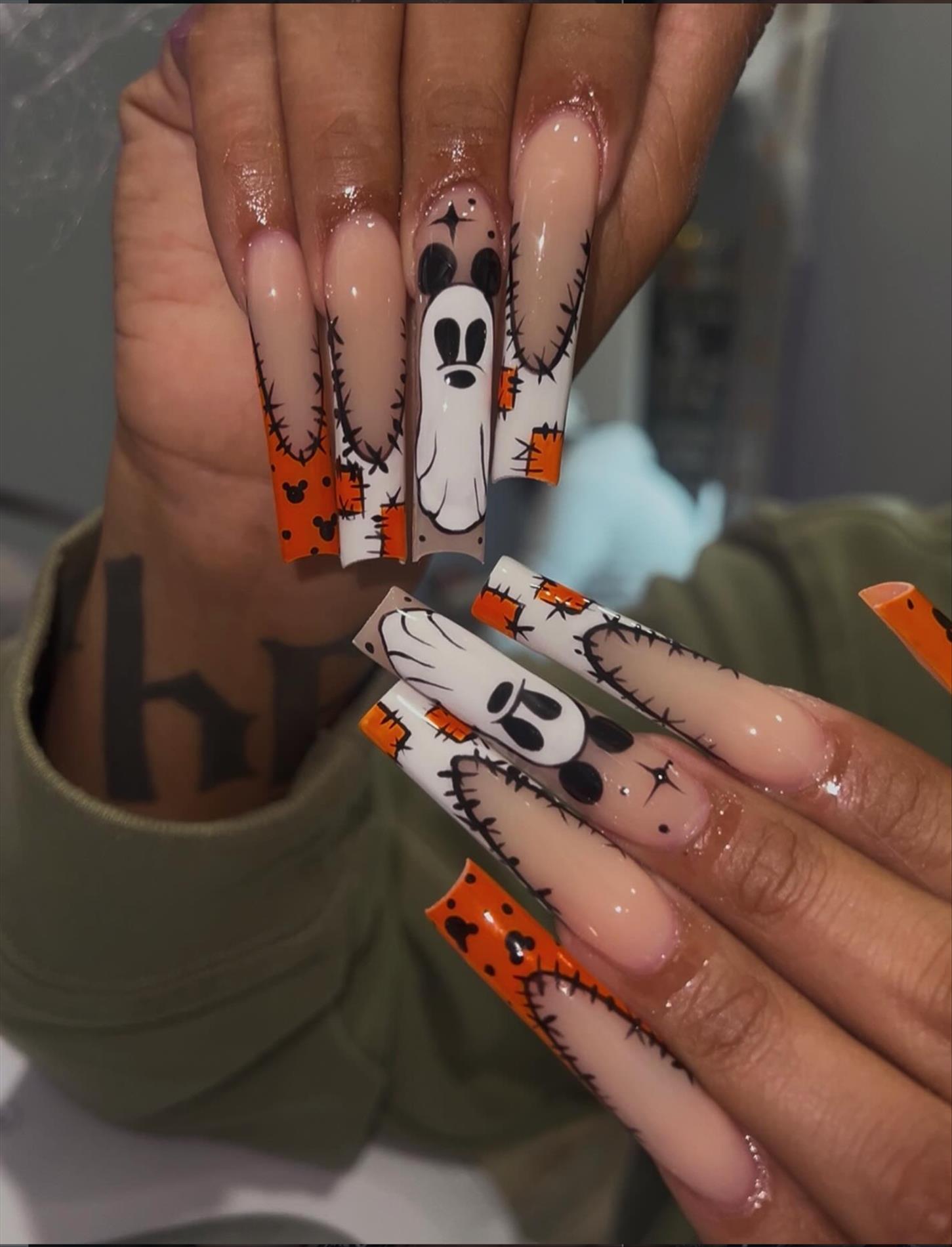 Spooky & Chic Halloween Nail Ideas You’ll Want to Try in 2026